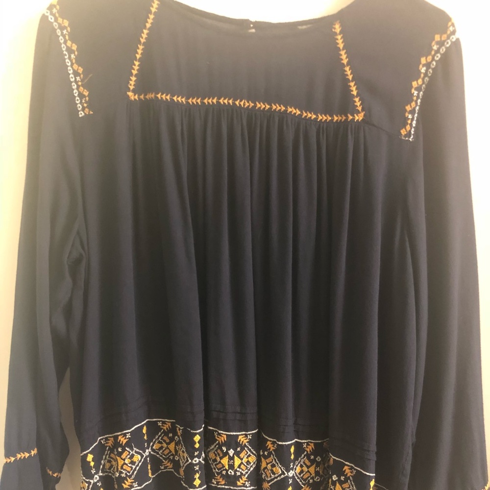 Embroidery blouse